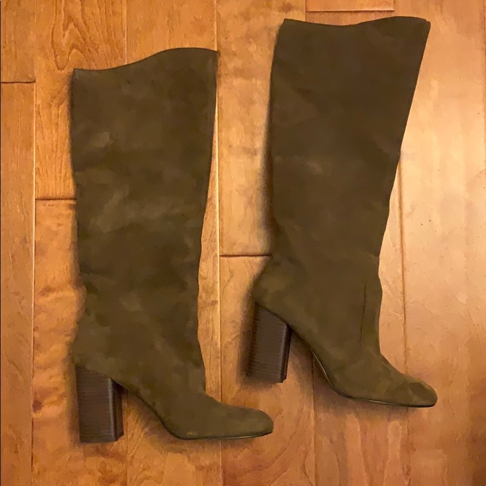 Dolce Vita Rhea brown suede boots 9.5